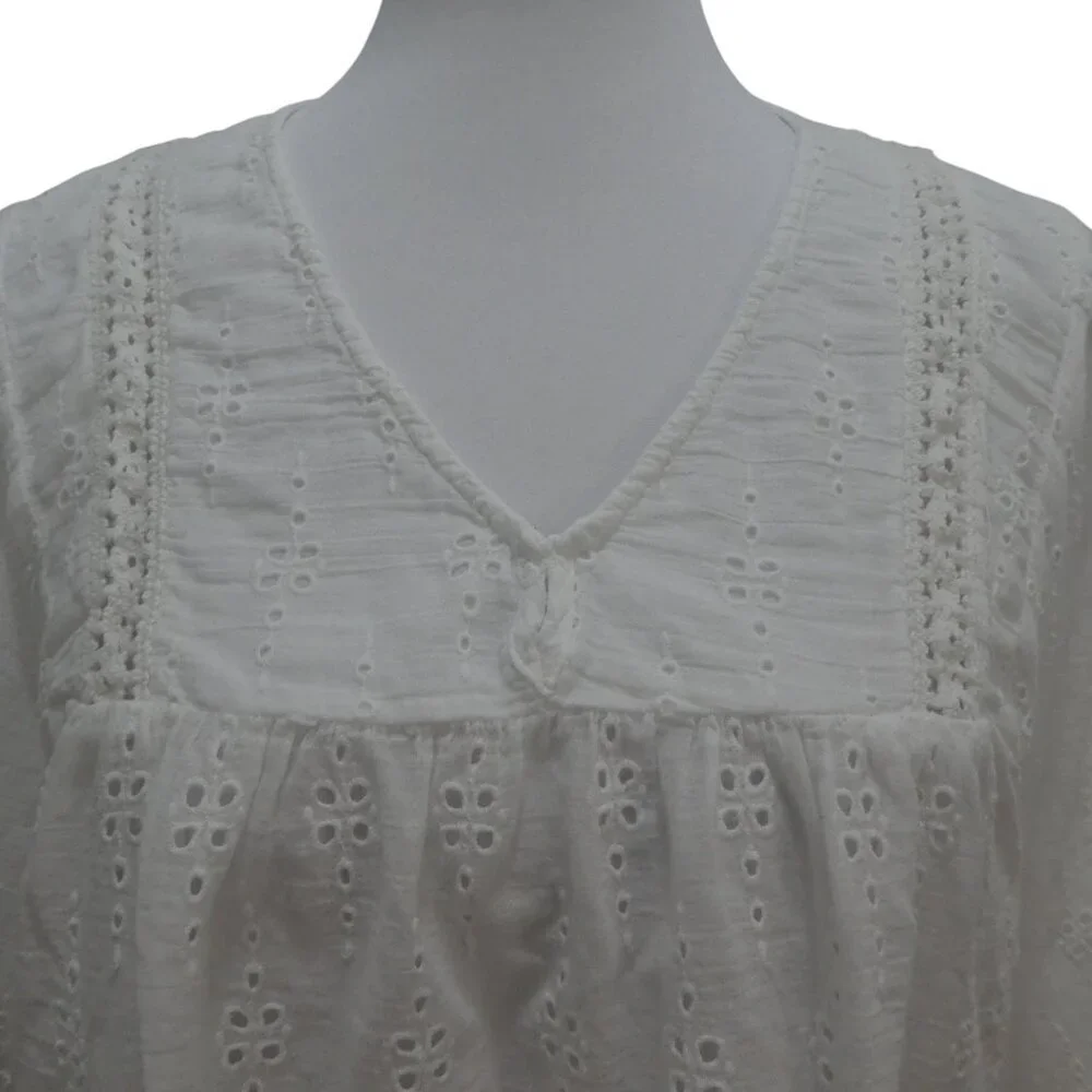 AE American Eagle White Cotton Eyelet Lace Boho Peasant Top Womens Small